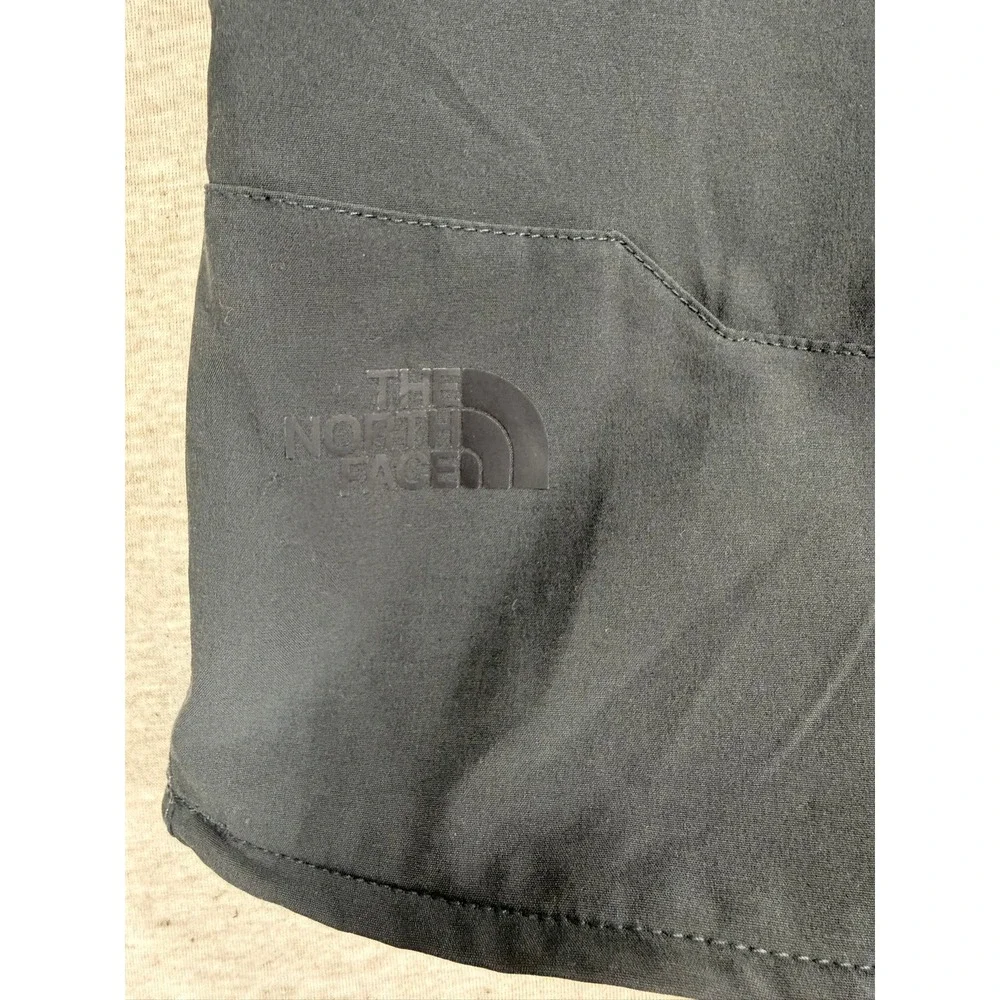 The North Face minimalist secure while
